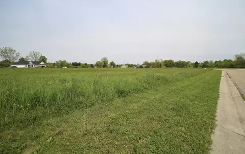Double Tree, Flushing, MI 48433 photo 3