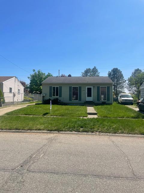 2734 Plainfield, Flint, MI 48506