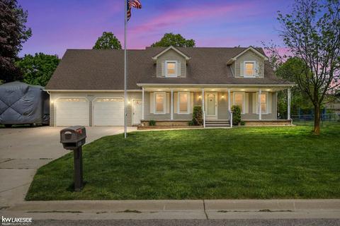 35547 Richwood Ln, Richmond, MI 48062