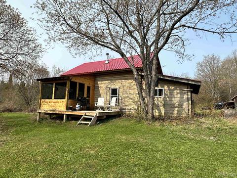 8570 N Peter White Rd, Deerton, MI 49822