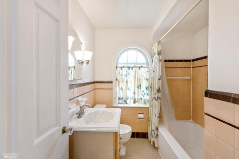 897 Washington, Grosse Pointe, MI 48230 photo 24