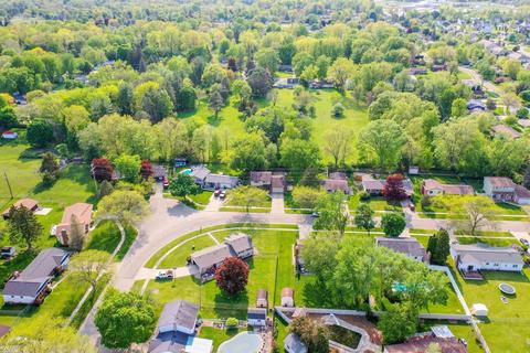 619 Fairfield Dr, Flushing, MI 48433 photo 9