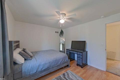 619 Fairfield Dr, Flushing, MI 48433 photo 40