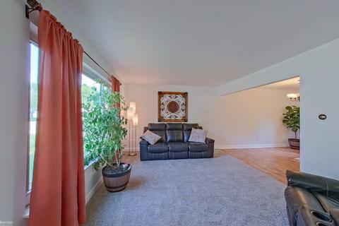619 Fairfield Dr, Flushing, MI 48433 photo 19
