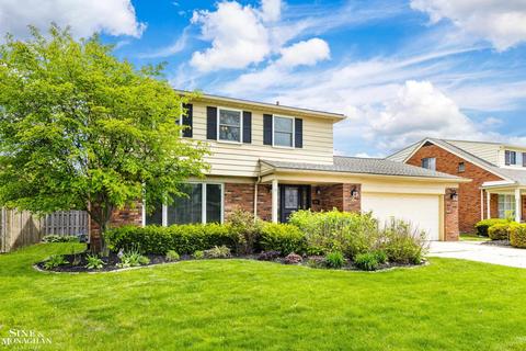 600 Perrien Pl, Grosse Pointe Woods, MI 48236