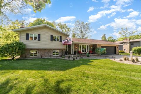 1101 N Jones Rd, Essexville, MI 48732