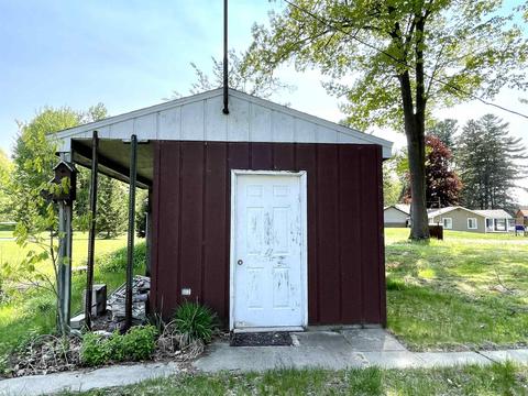 3261 Lakeshore Dr, Gladwin, MI 48624 photo 47