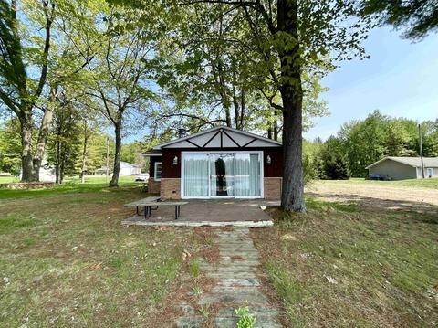 3261 Lakeshore Dr, Gladwin, MI 48624 photo 9