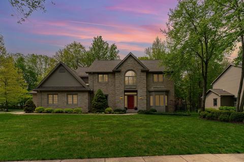 3001 Scarborough, Midland, MI 48640