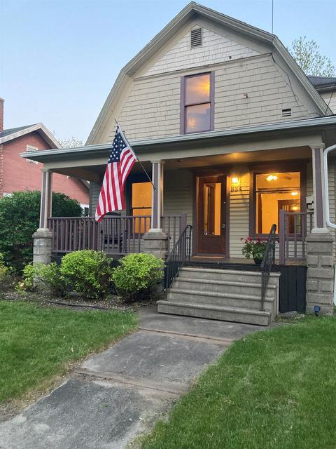 834 E Comstock St, Owosso, MI 48867