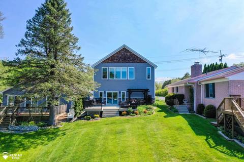 9981 Dixie Hwy, Clarkston, MI 48348