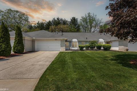 38575 Palm Meadow Dr, Clinton Township, MI 48036