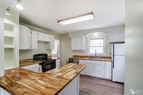 6612 Jackman, Temperance, MI 48182 photo 3