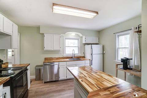 6612 Jackman, Temperance, MI 48182 photo 9