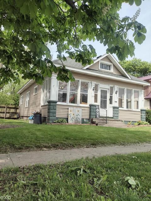 1715 6th, Port Huron, MI 48060