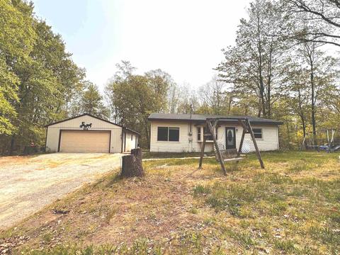329 S Clare, Harrison, MI 48625