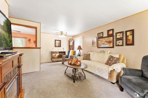 29360 Tamarack, Flat Rock, MI 48134 photo 3