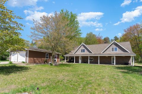 4318 N Eastman, Midland, MI 48642