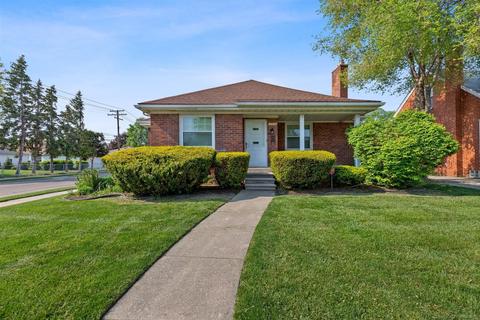 15505 Collinson Ave, Eastpointe, MI 48021