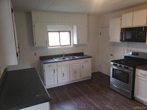 811 Pine, Hancock, MI 49930 photo 9