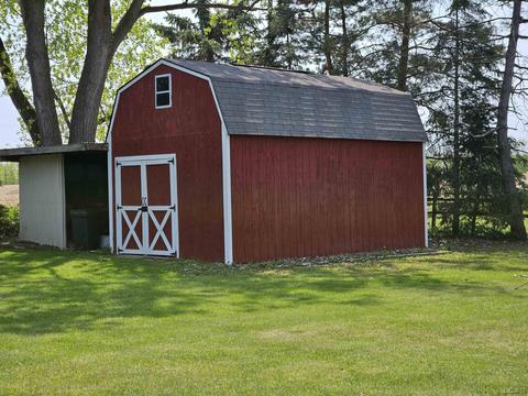 1685 E Carleton, Adrian, MI 49221 photo 8