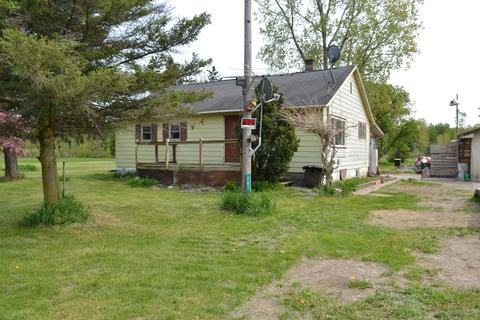 741 E Conrad, Standish, MI 48658