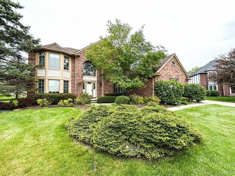 3075 Chinaberry Ct, Sterling Heights, MI 48314