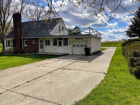807 N Pine River St, Ithaca, MI 48847