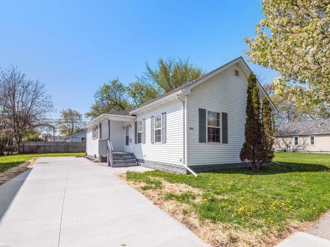1124 Young St, Port Huron, MI 48060