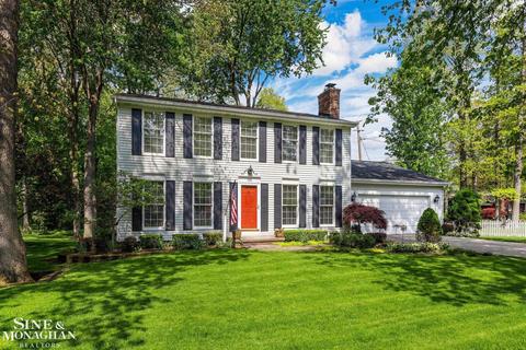 750 Oakwood Ln, Saint Clair, MI 48079