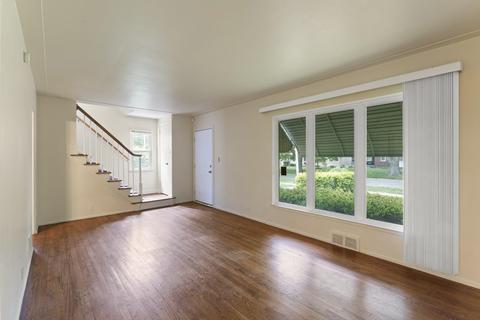 413 Greenfield, Flint, MI 48503 photo 3