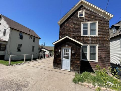 802 E Houghton Ave, Houghton, MI 49931