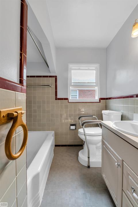 16163 Bell Ave, Eastpointe, MI 48021 photo 10