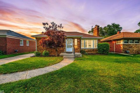 16163 Bell Ave, Eastpointe, MI 48021