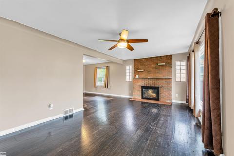 16163 Bell Ave, Eastpointe, MI 48021 photo 7