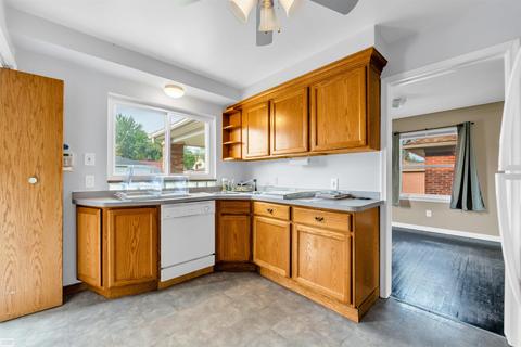 16163 Bell Ave, Eastpointe, MI 48021 photo 14