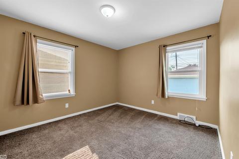 16163 Bell Ave, Eastpointe, MI 48021 photo 12