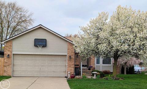 22207 Grove Pointe, Saint Clair Shores, MI 48081