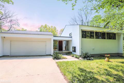 3255 Drahner Rd, Oxford, MI 48370