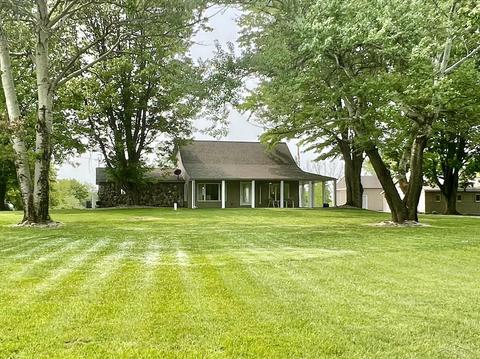 17355 Geddes Rd, Hemlock, MI 48626
