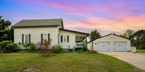 1417 E Wheeler St, Midland, MI 48642