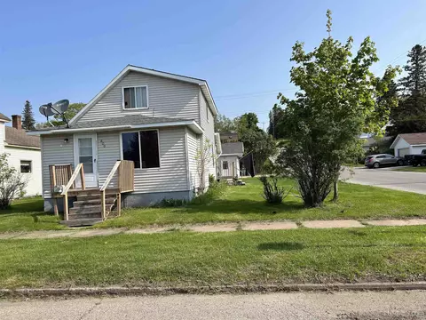 800 W Hughitt, Iron Mountain, MI 49801