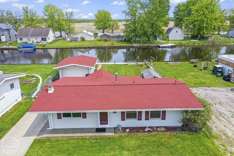 7327 Edlane Rd, Algonac, MI 48001 photo 4