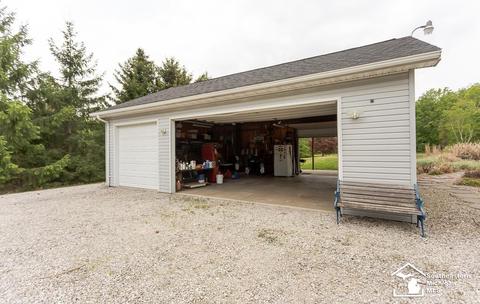 9863 Exeter Rd, Carleton, MI 48117 photo 3