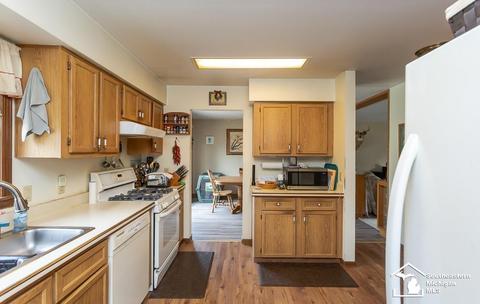 9863 Exeter Rd, Carleton, MI 48117 photo 19