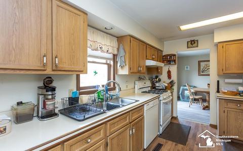 9863 Exeter Rd, Carleton, MI 48117 photo 20