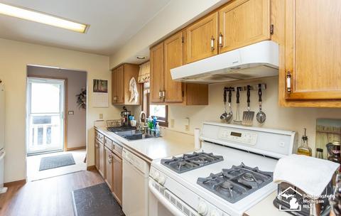 9863 Exeter Rd, Carleton, MI 48117 photo 14