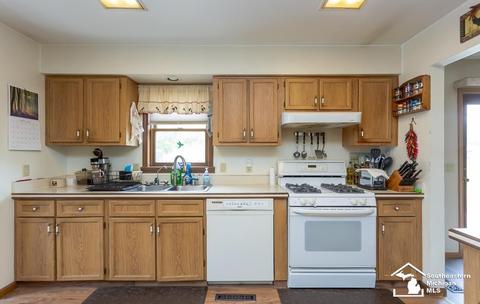 9863 Exeter Rd, Carleton, MI 48117 photo 21