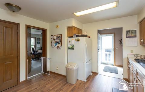9863 Exeter Rd, Carleton, MI 48117 photo 16