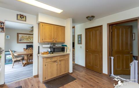 9863 Exeter Rd, Carleton, MI 48117 photo 18